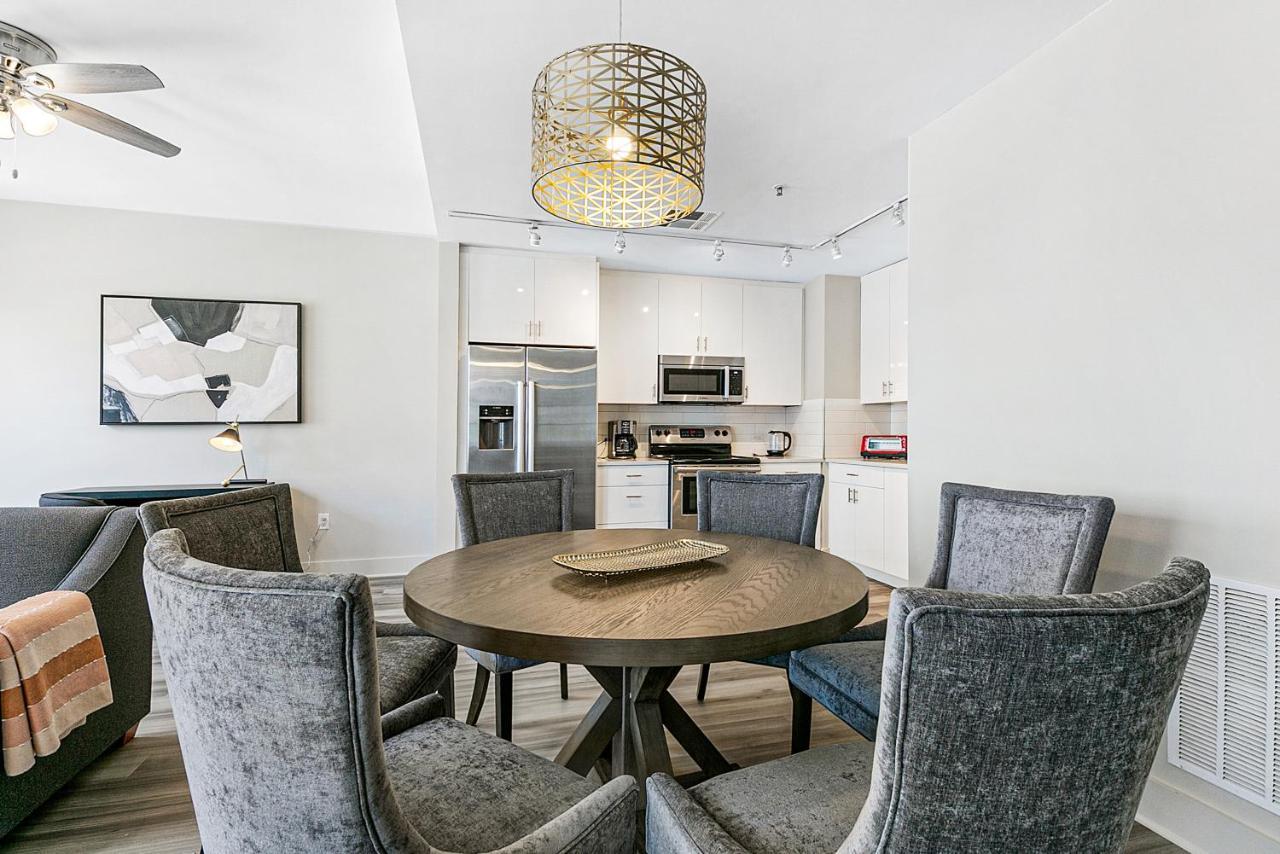 Modern & Fully Furnished In The Heart Of The Apartment *