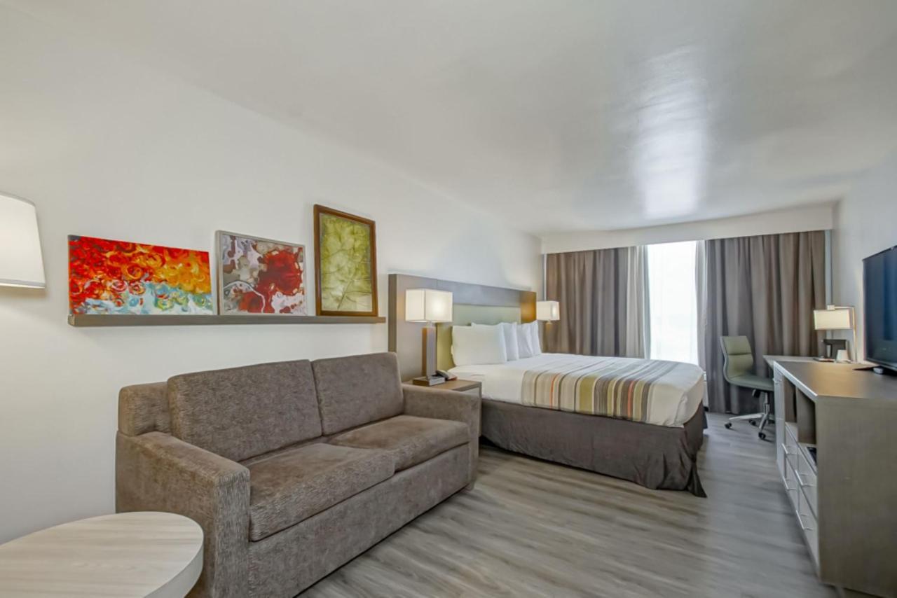 Hotel Country & By Radisson, I-10 East, La 2*