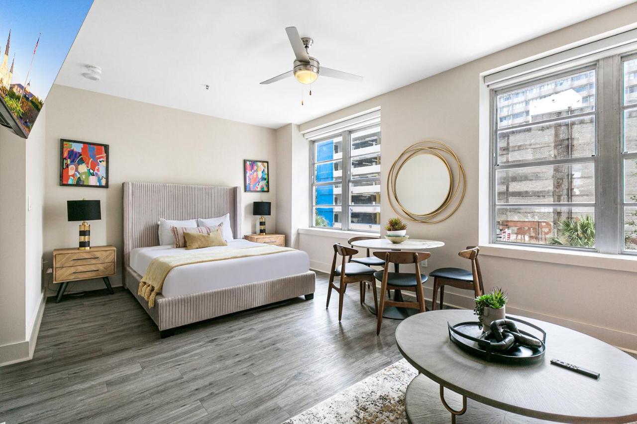 Elegant Near French Quarter Apartment