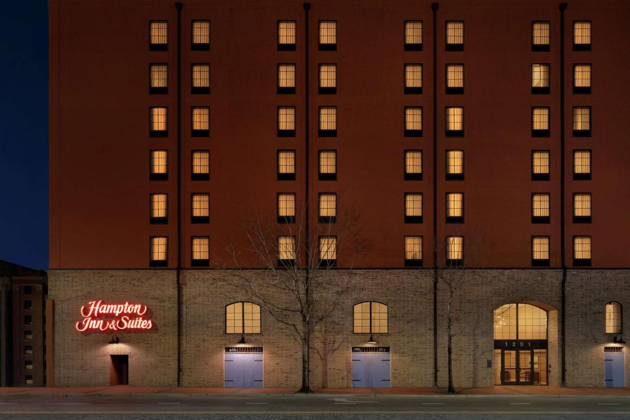 Hotel Hampton And Convention Center 3*