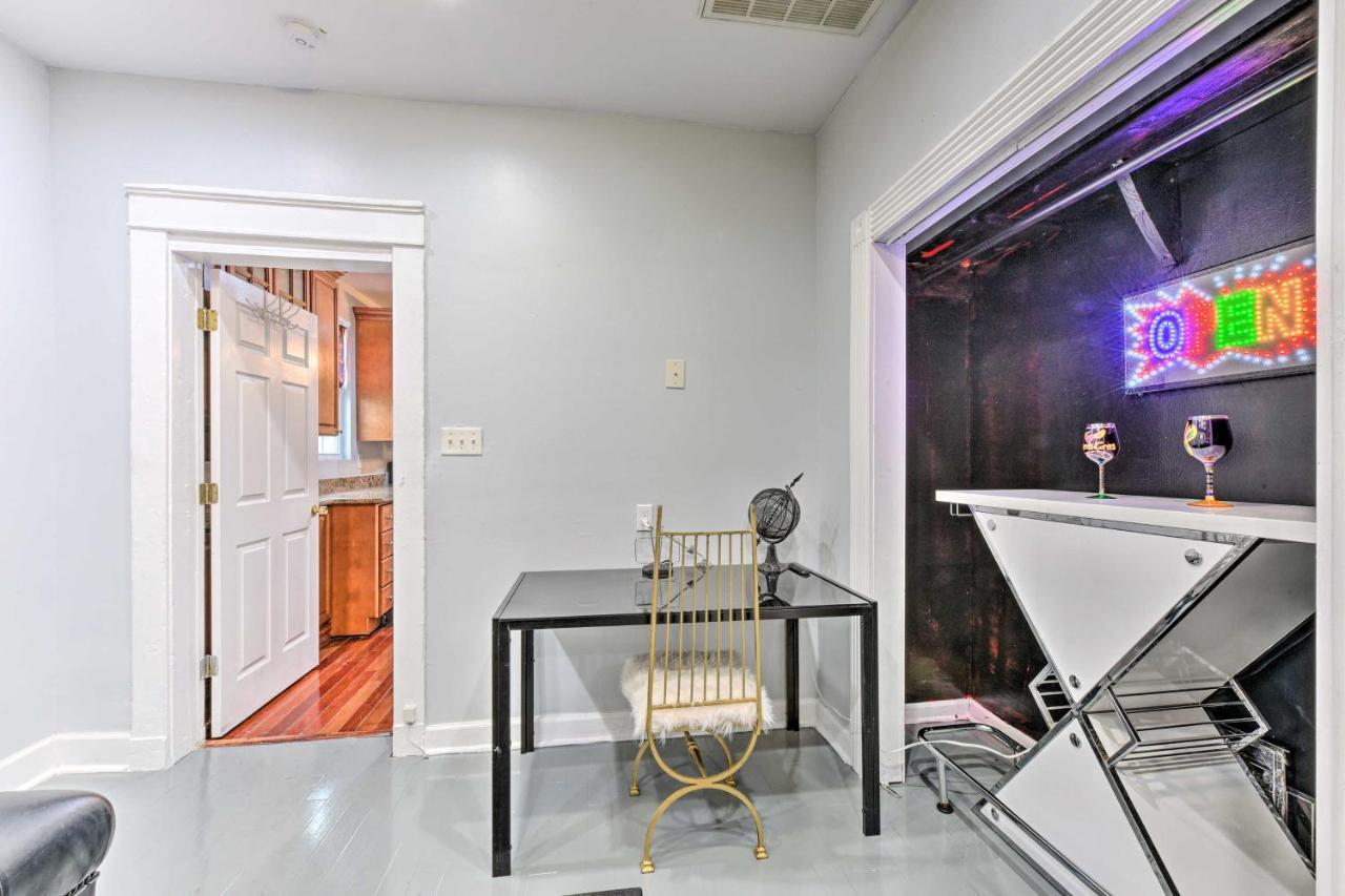 Glam Vacation With Deck! Holiday home *