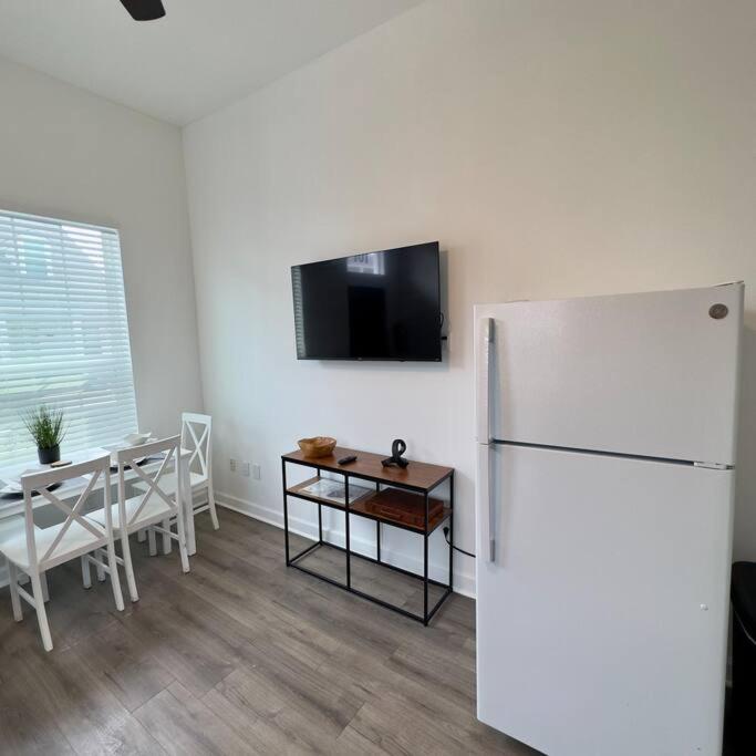 Walk To Superdome - 5 Min To Canal St - 8min To French Quarter Apartment New Orleans