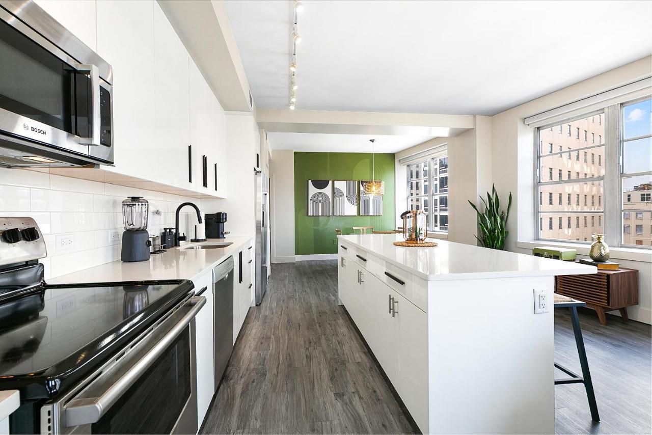 Luxury 2-bedroom Steps Away From The French Quarter Apartment