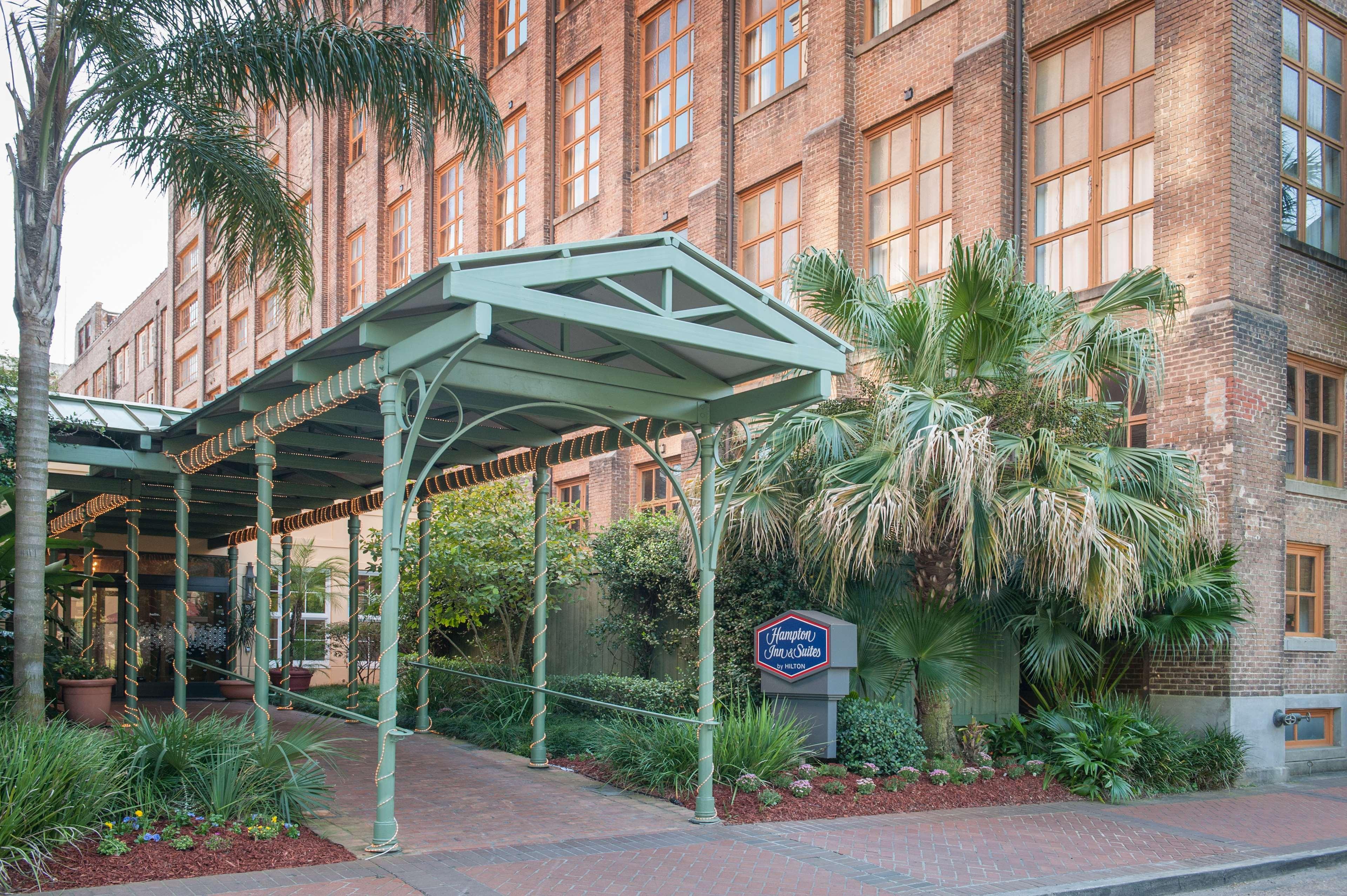 Hampton And Convention Center Hotel 3*