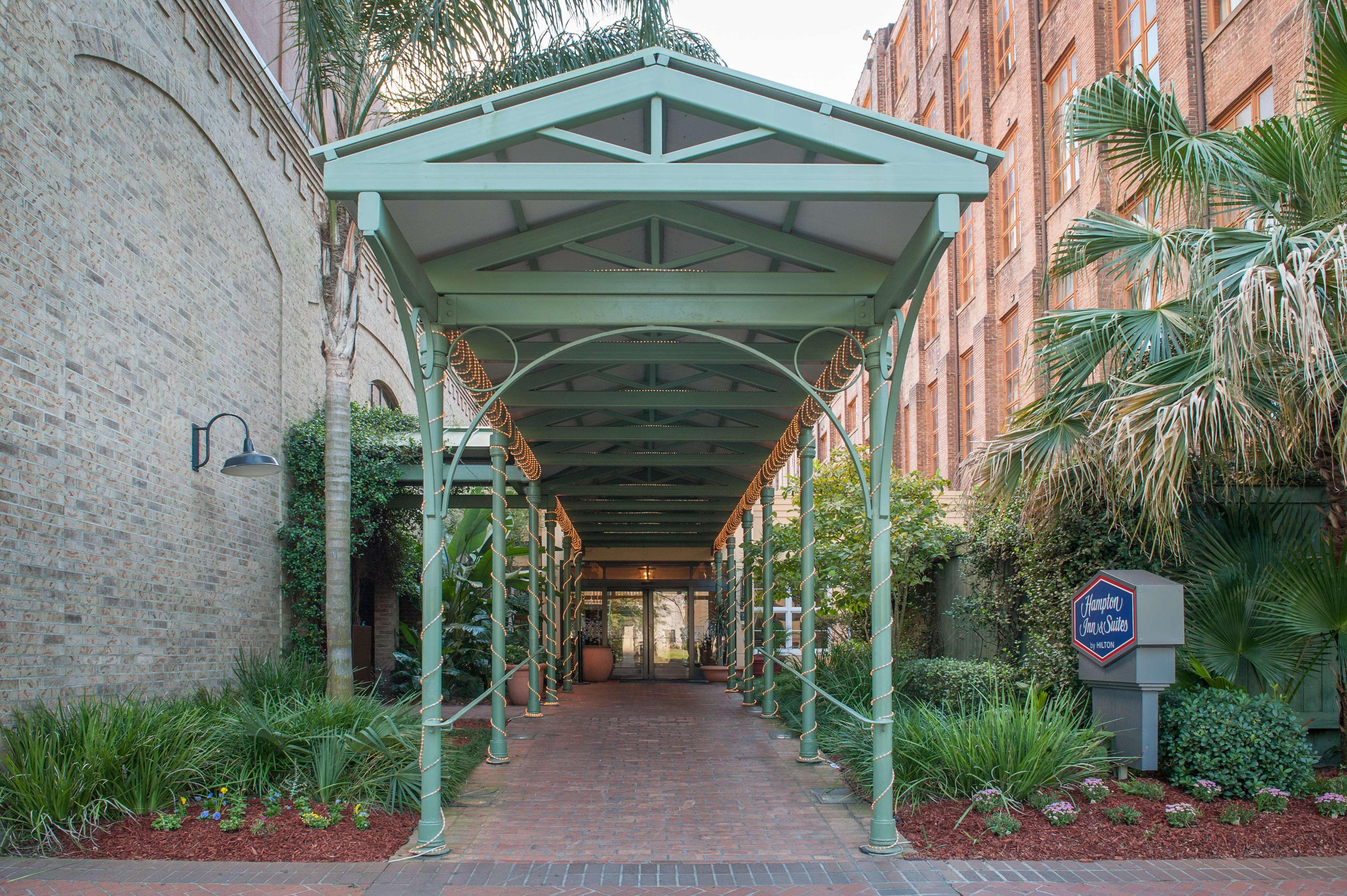 Hotel Hampton And Convention Center 3*