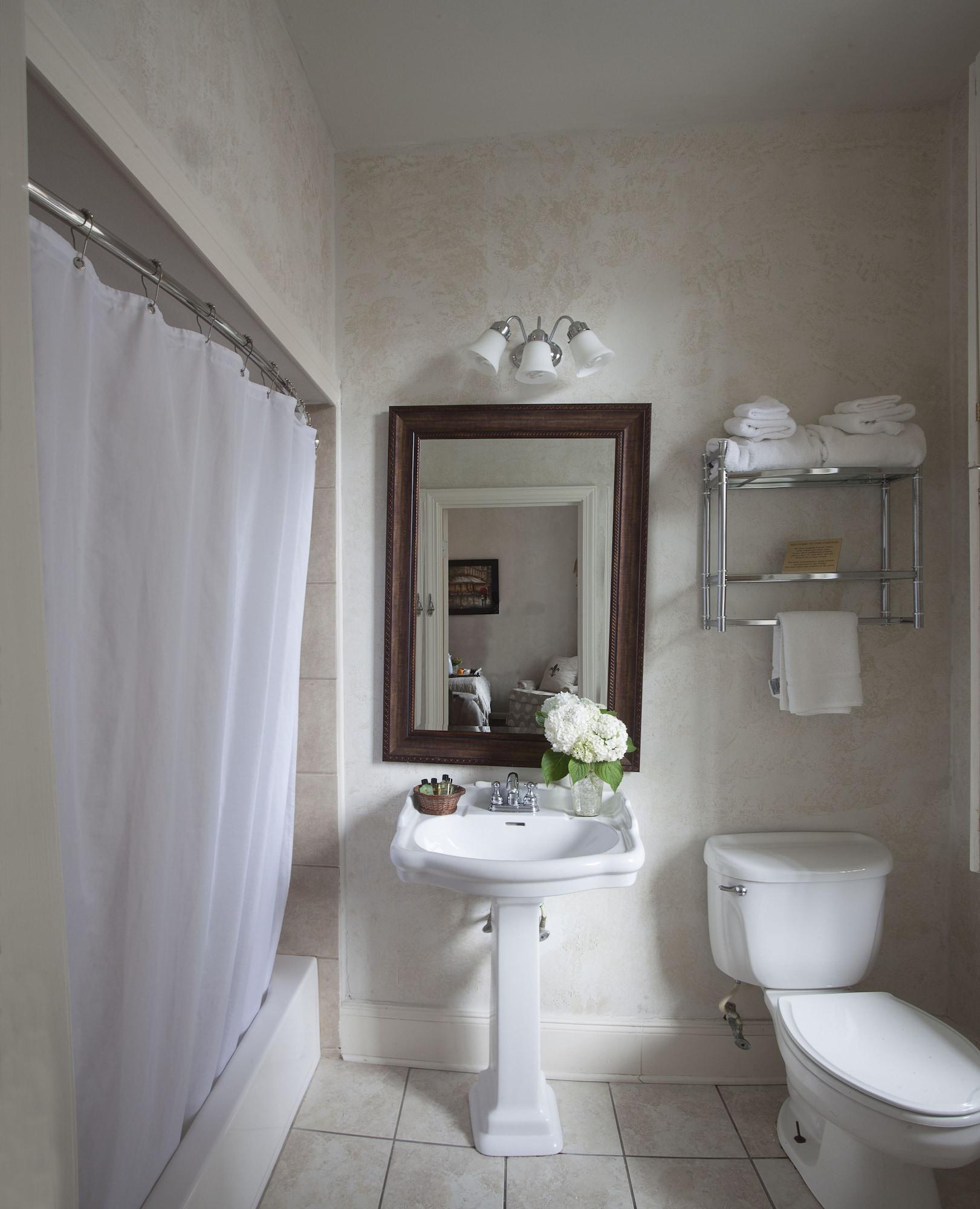 Chateau Hotel 3*