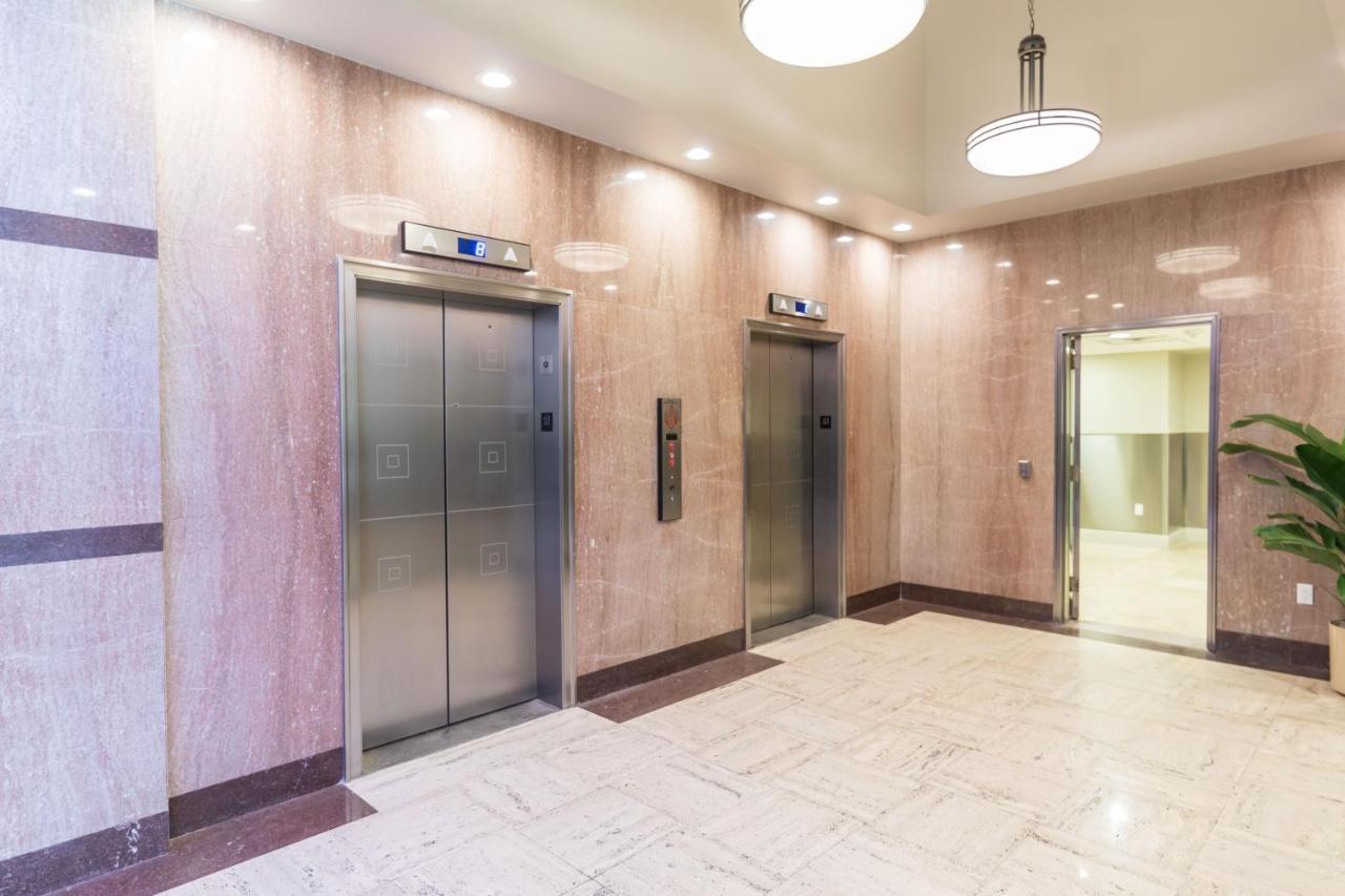 Spacious 4br Luxury Steps To French Quarter Aparthotel