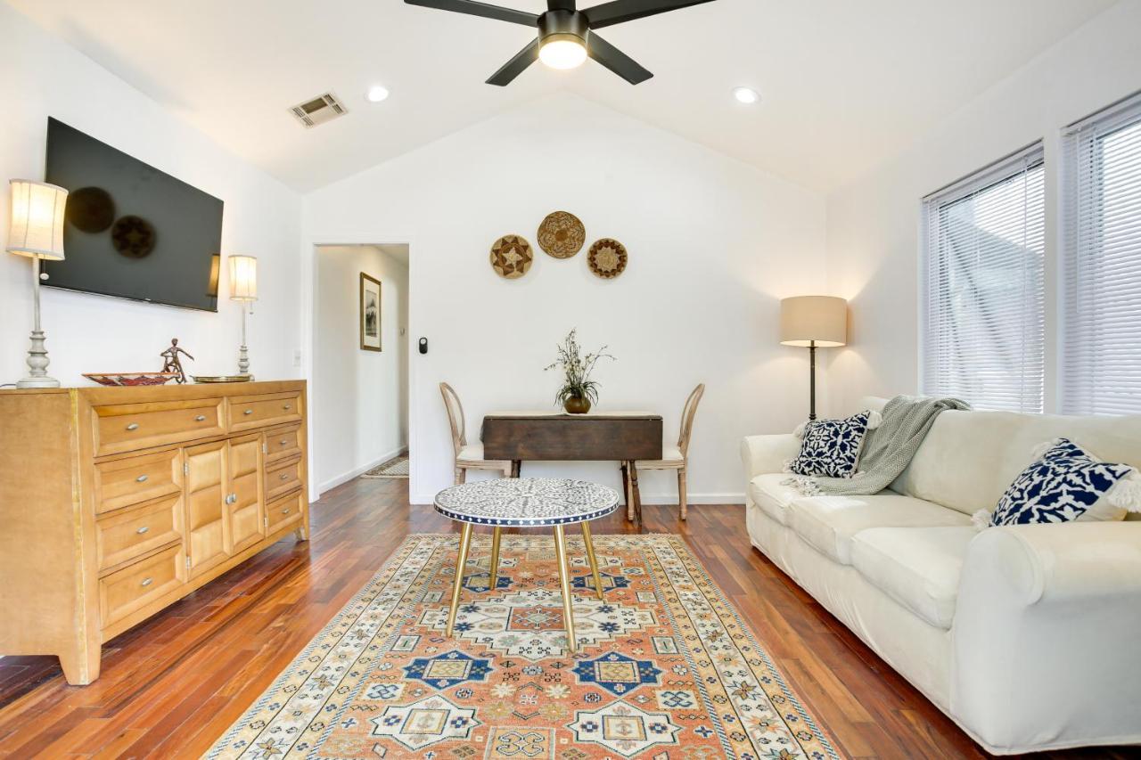 Duplex Walk To Parks And Restaurants! Holiday home