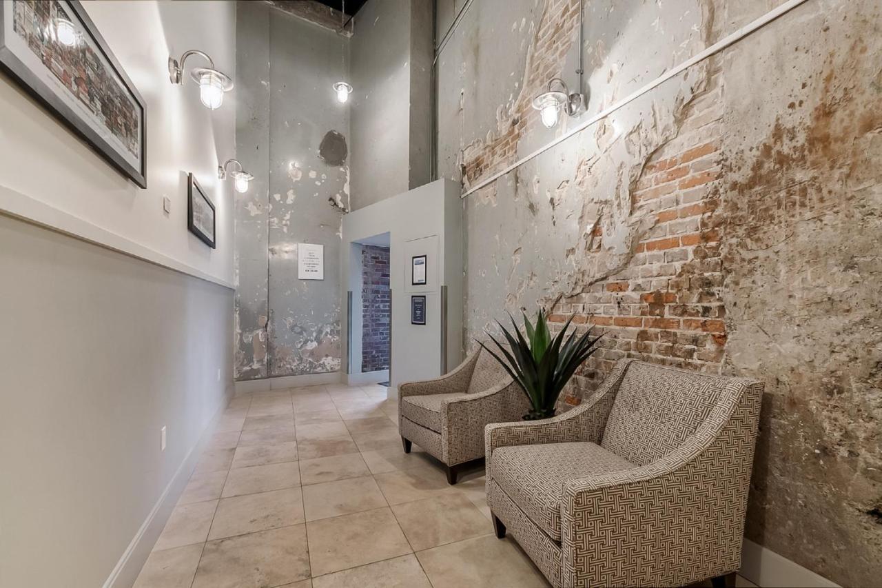 French Quarter Oasis: Spacious 4-bedroom Apartment New Orleans