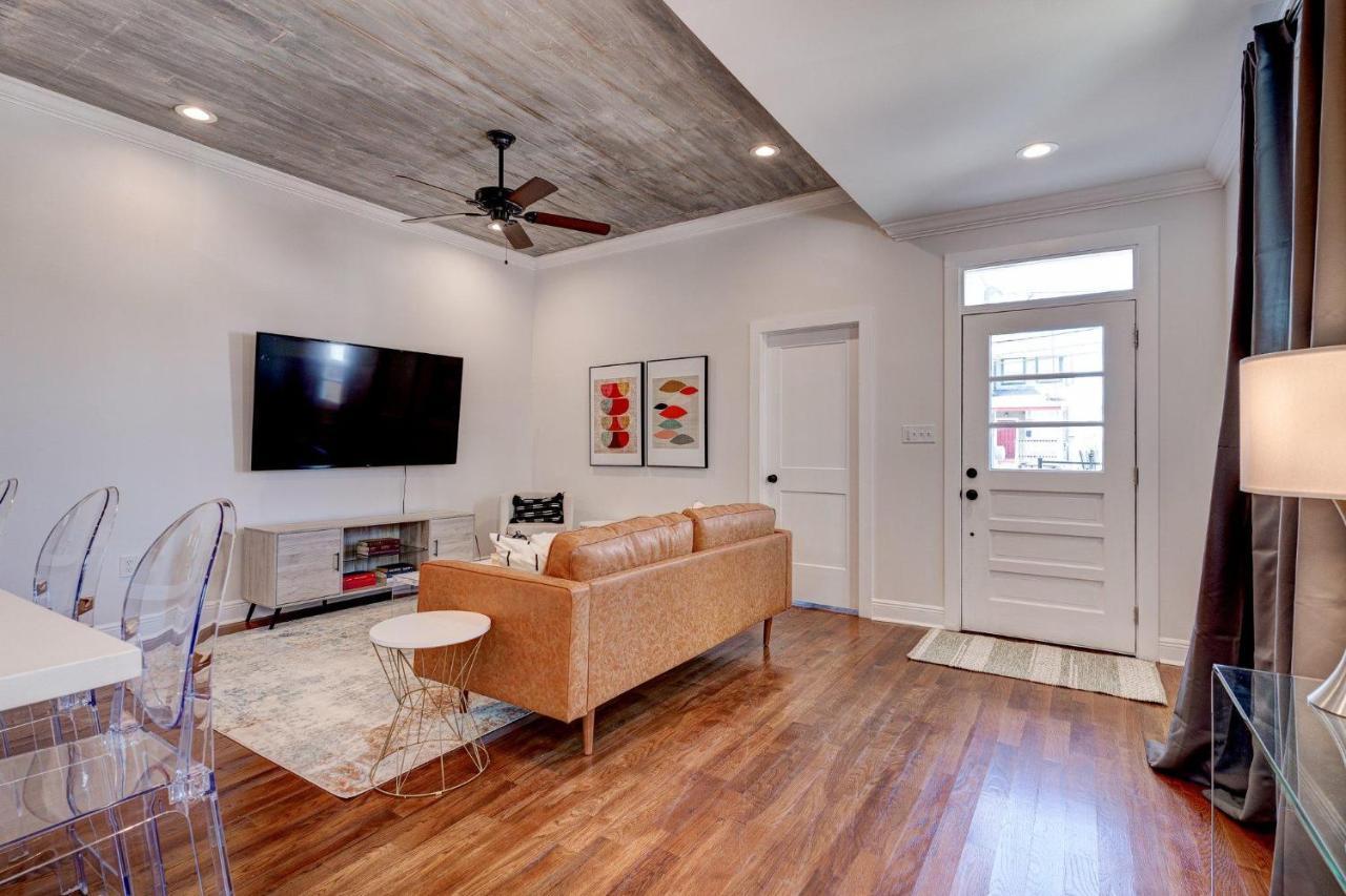 Updated Mid-city Marvel Spacious 3br Pool Holiday home *