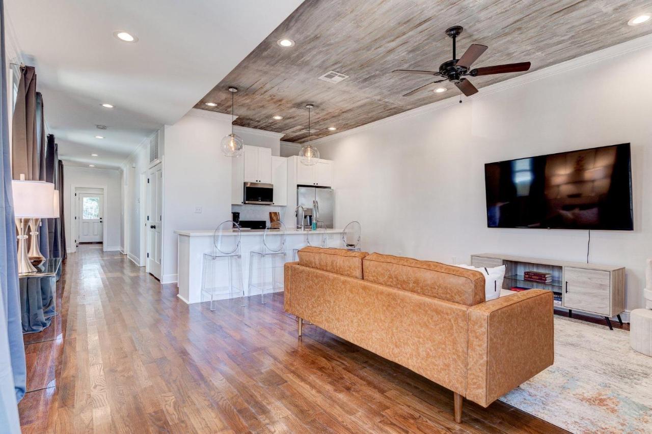 Updated Mid-city Marvel Spacious 3br Pool Holiday home *