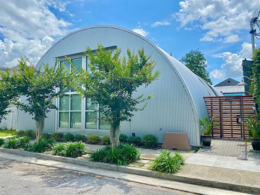 The Moon Quonset Hut Vacation Heated & Chilled Pool Holiday home New Orleans