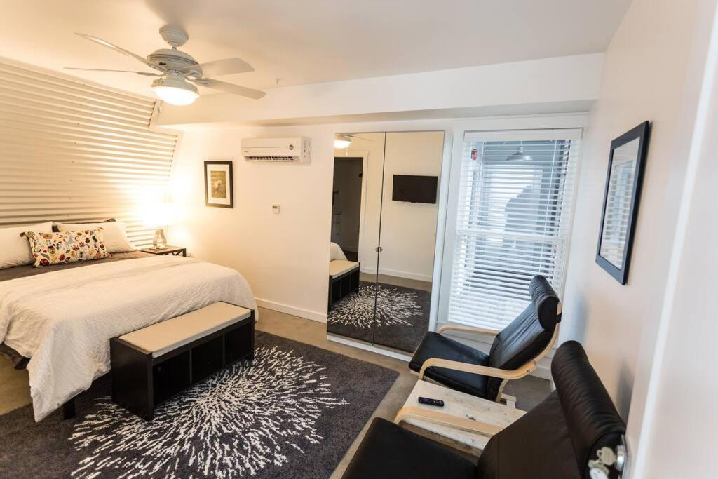 The Moon Quonset Hut Vacation Heated & Chilled Pool Holiday home *