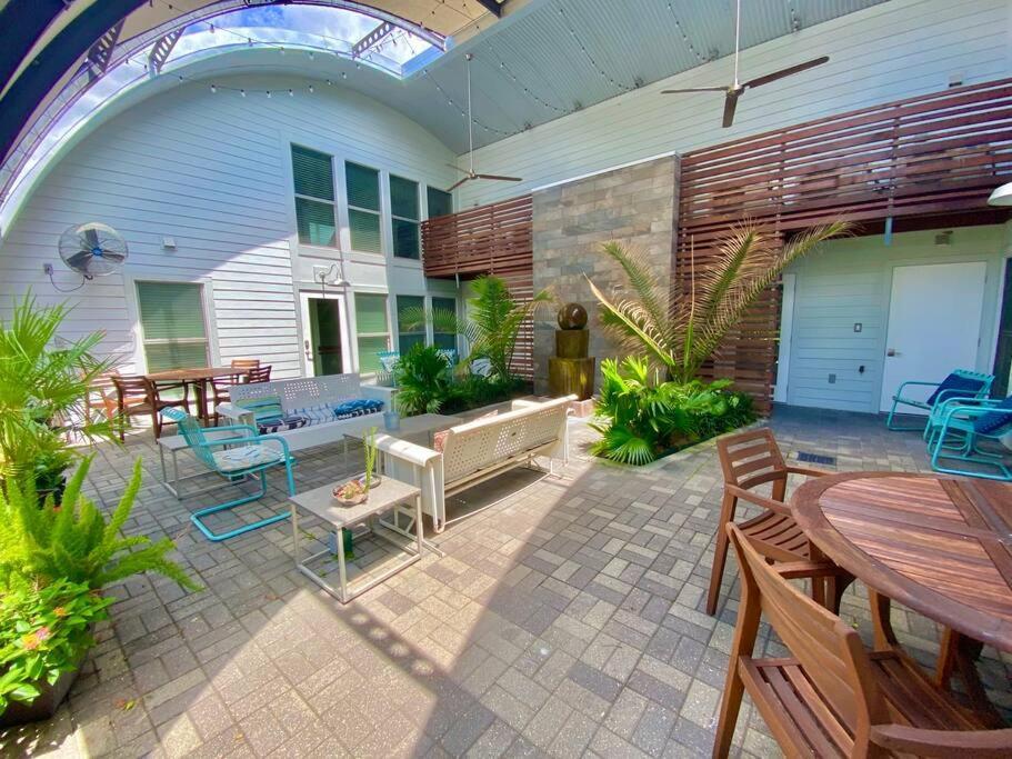 Holiday home The Moon Quonset Hut Vacation Heated & Chilled Pool