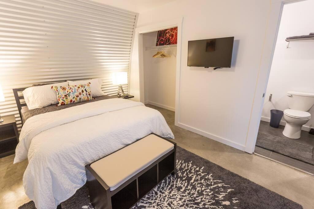 The Moon Quonset Hut Vacation Heated & Chilled Pool Holiday home New Orleans