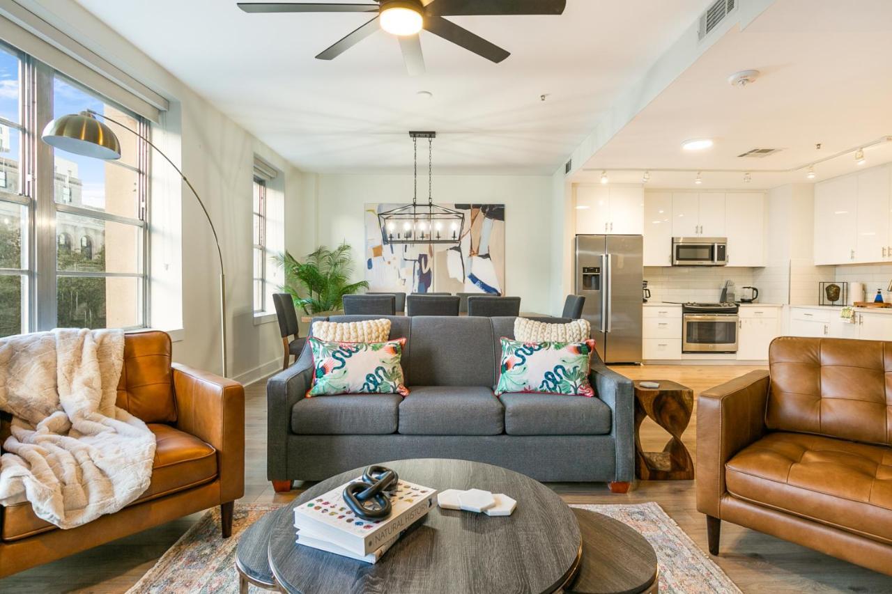 Spacious 4-bed Steps From French Quarter Apartment