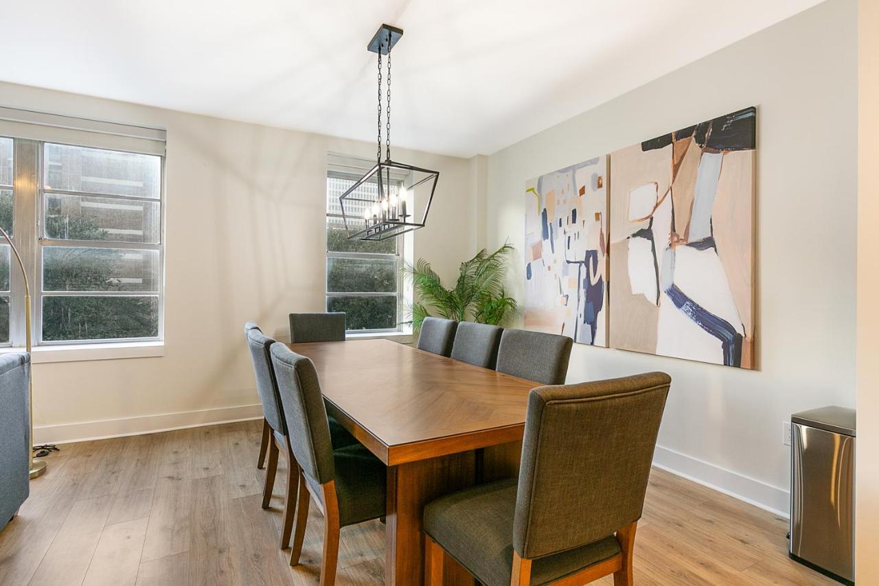 Apartment Spacious 4-bed Steps From French Quarter *