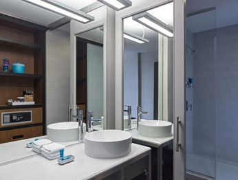 Aloft Downtown Hotel