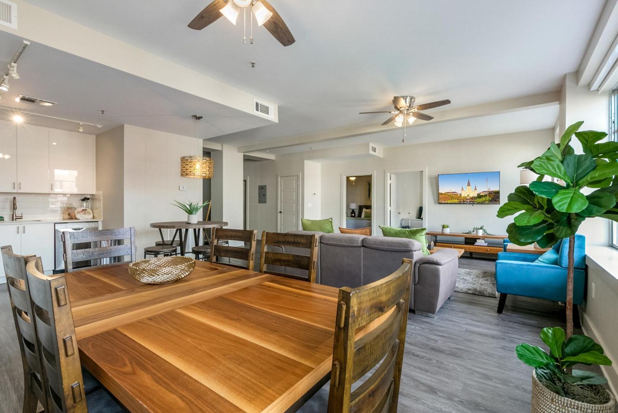 Aparthotel Spacious 4br Luxury Steps To French Quarter