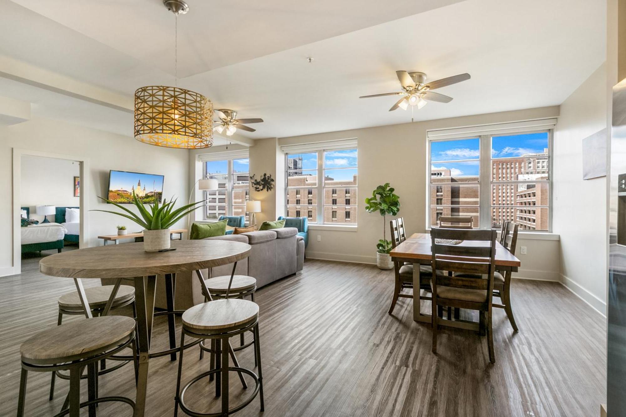 Spacious 4br Luxury Steps To French Quarter Aparthotel New Orleans