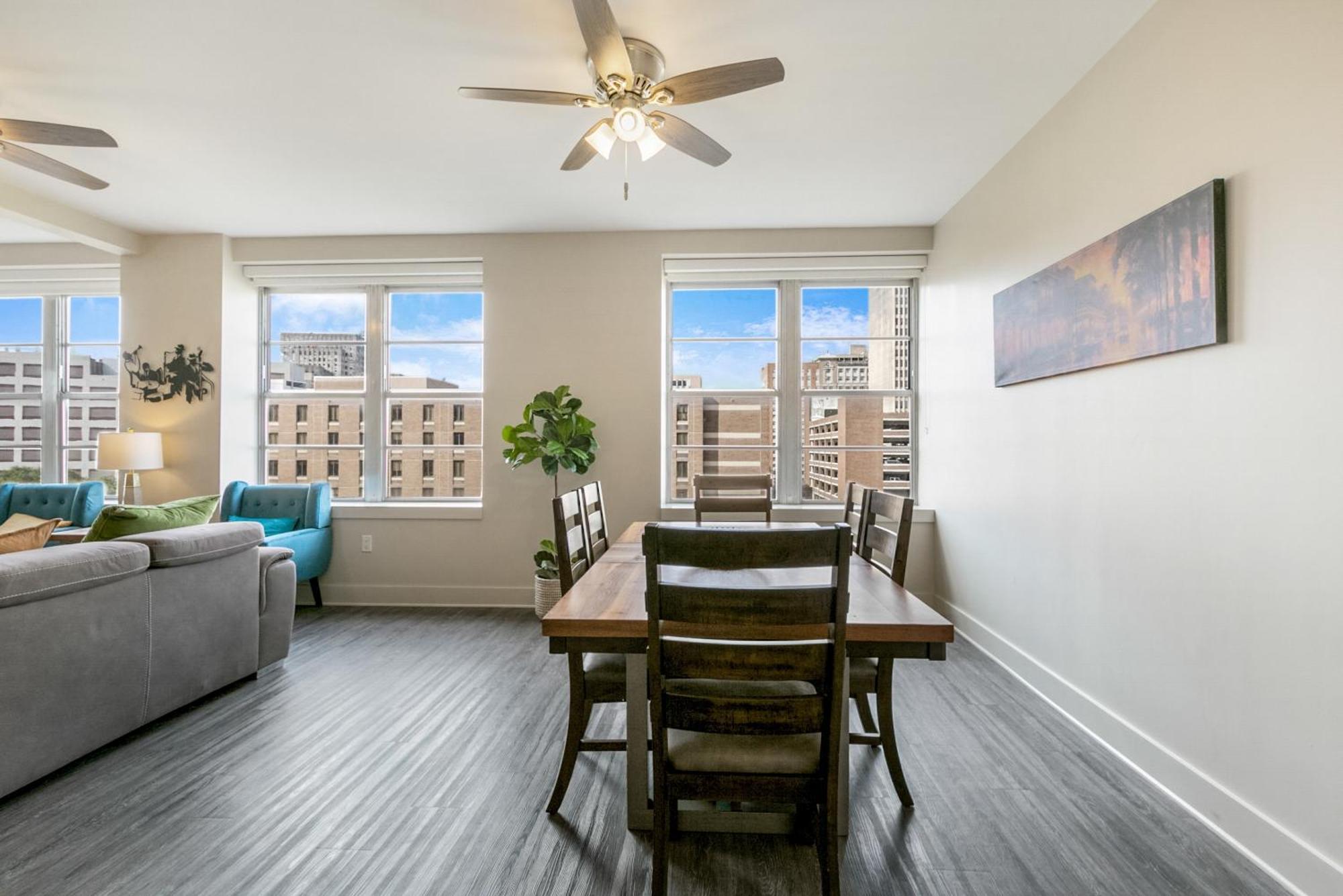 Spacious 4br Luxury Steps To French Quarter
