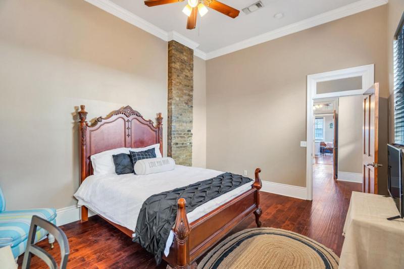 Spacious Centrally Located Apartment