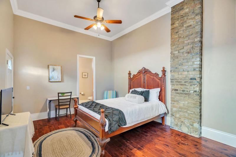 Apartment Spacious Centrally Located *
