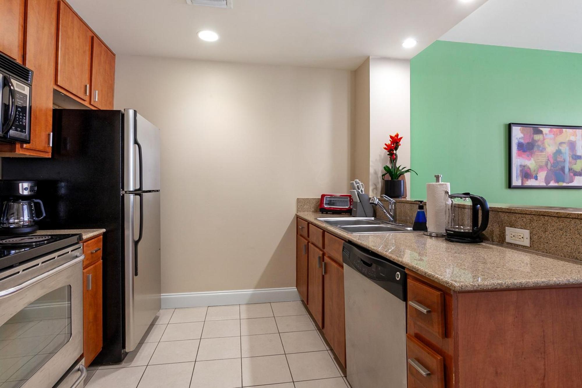 Spacious Modern Near French Quarter *
