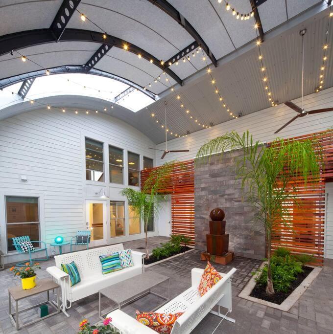 Holiday home The Moon Quonset Hut Vacation Heated & Chilled Pool *