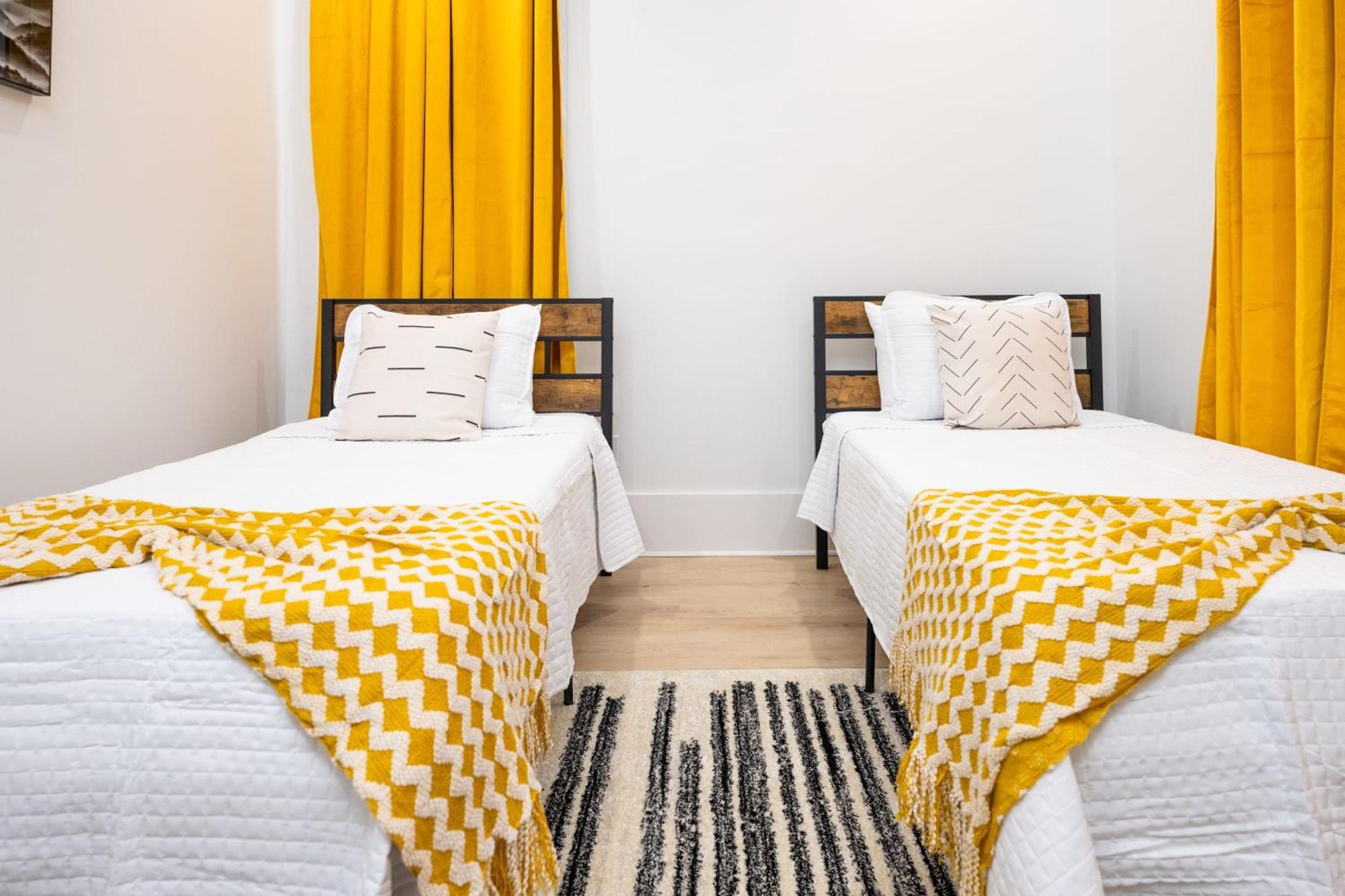 Mid-city Magic 4 Apartment