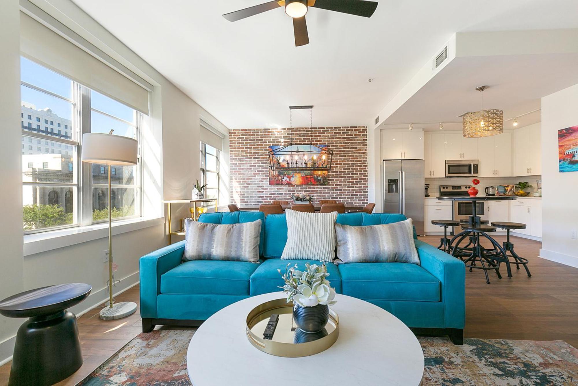 French Quarter Oasis: Spacious 4-bedroom Apartment