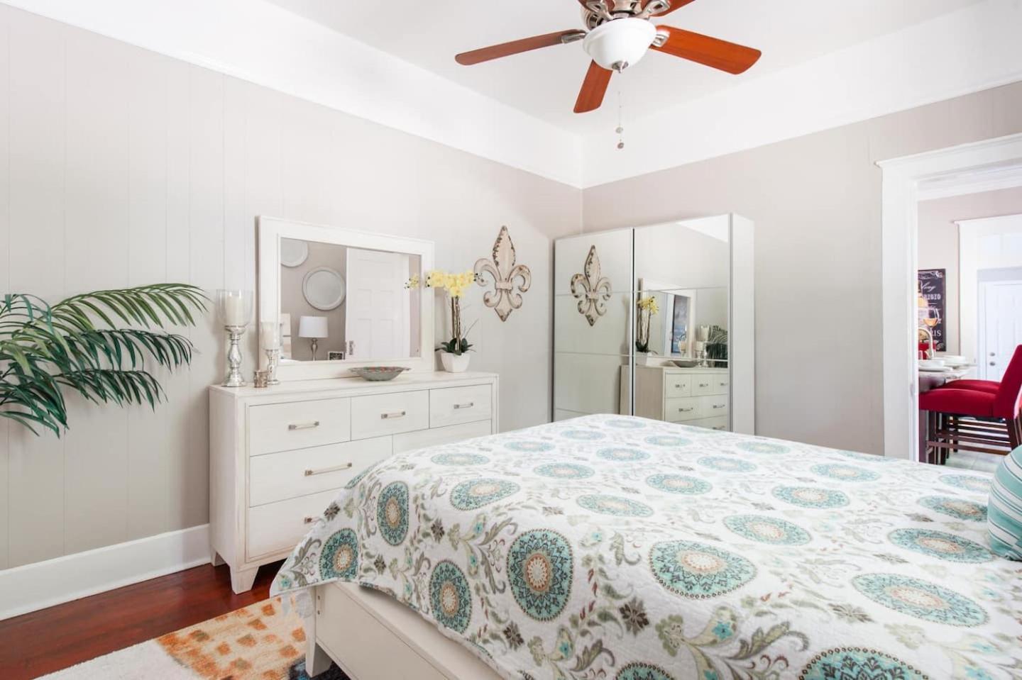 Shotgun Craftman House With Private Patio *