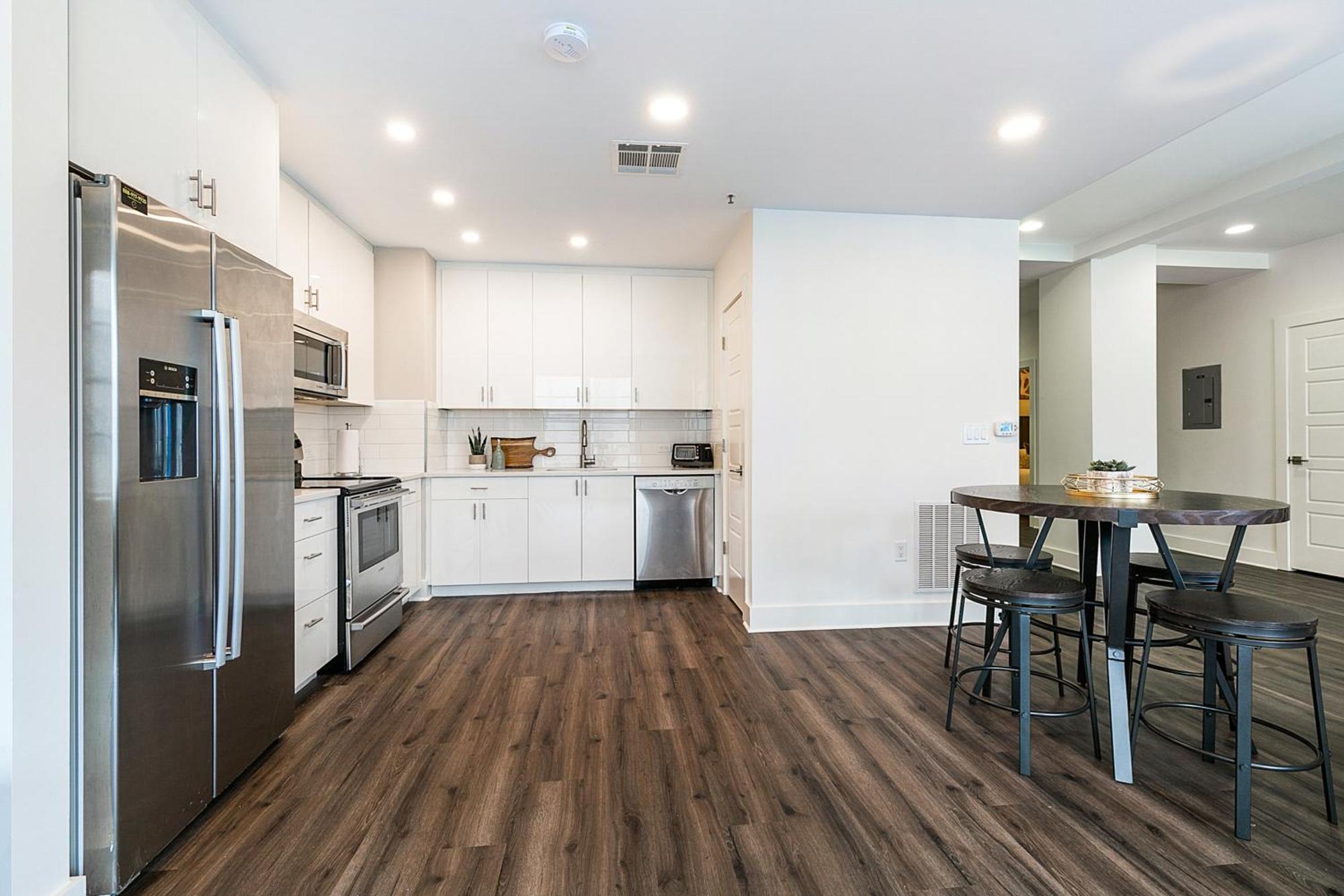 Spacious Luxury 4br Moments From French Quarter *