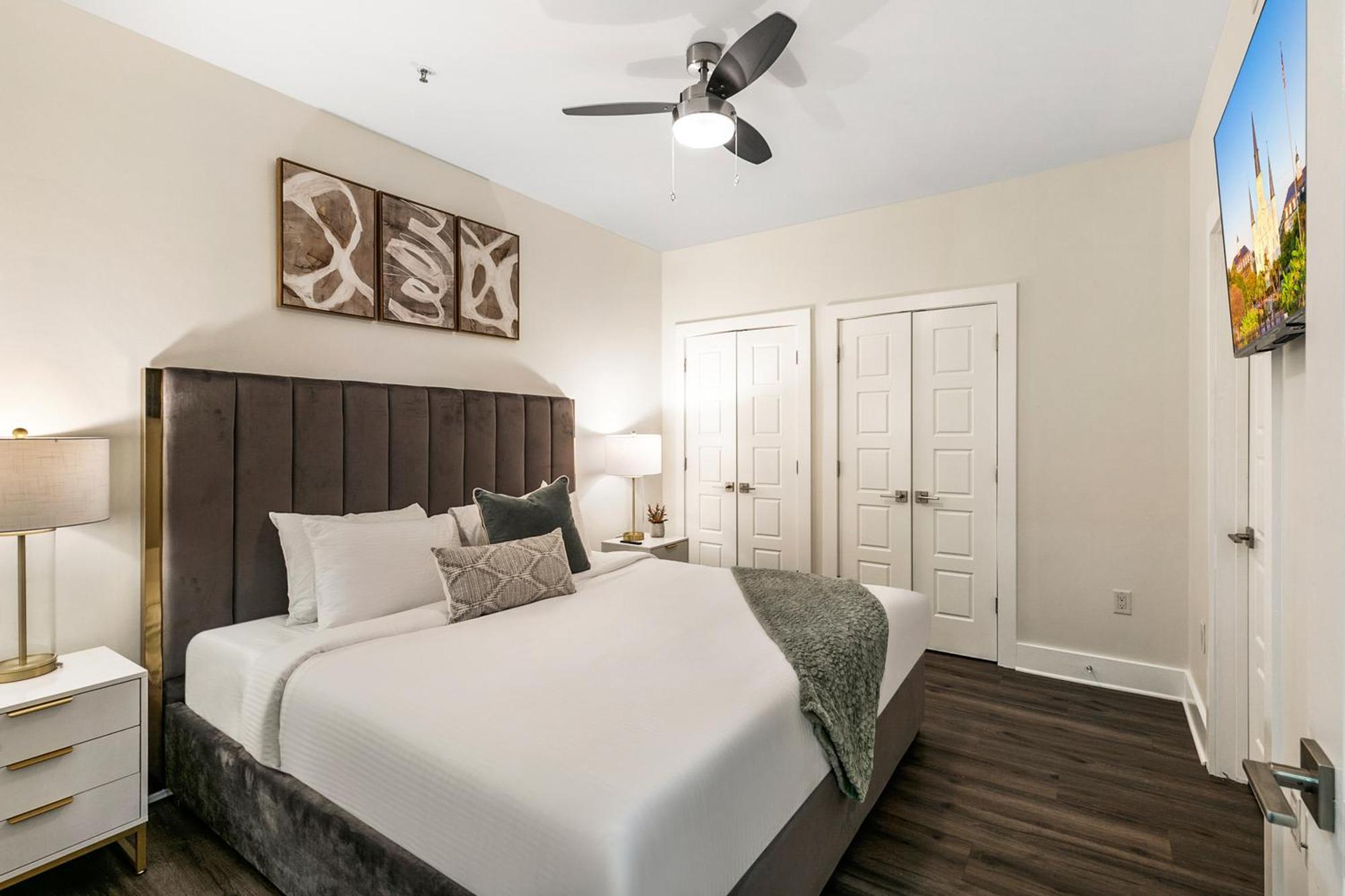 Spacious Luxury 4br Moments From French Quarter Apartment *