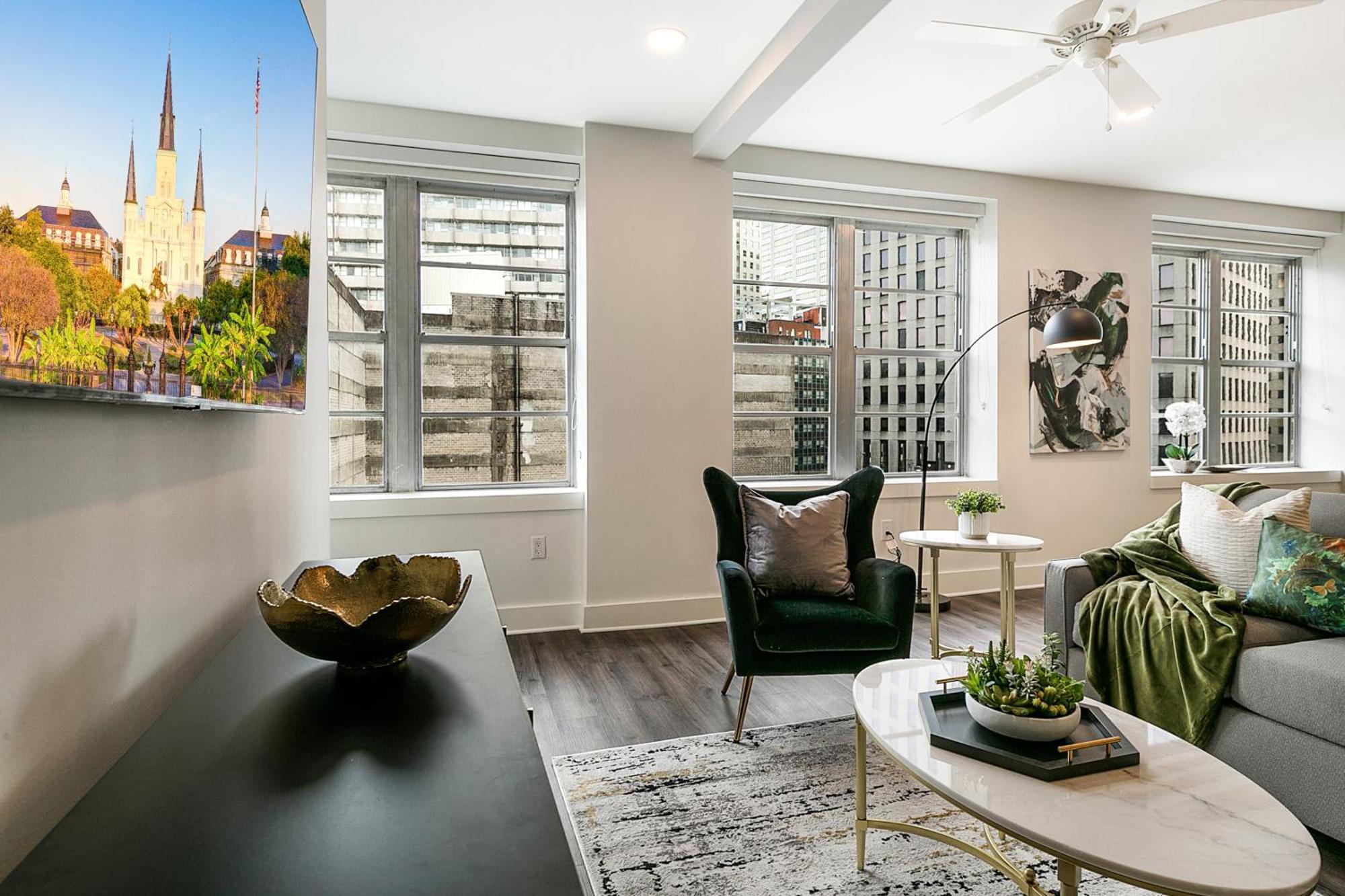 Spacious Luxury 4br Moments From French Quarter Apartment