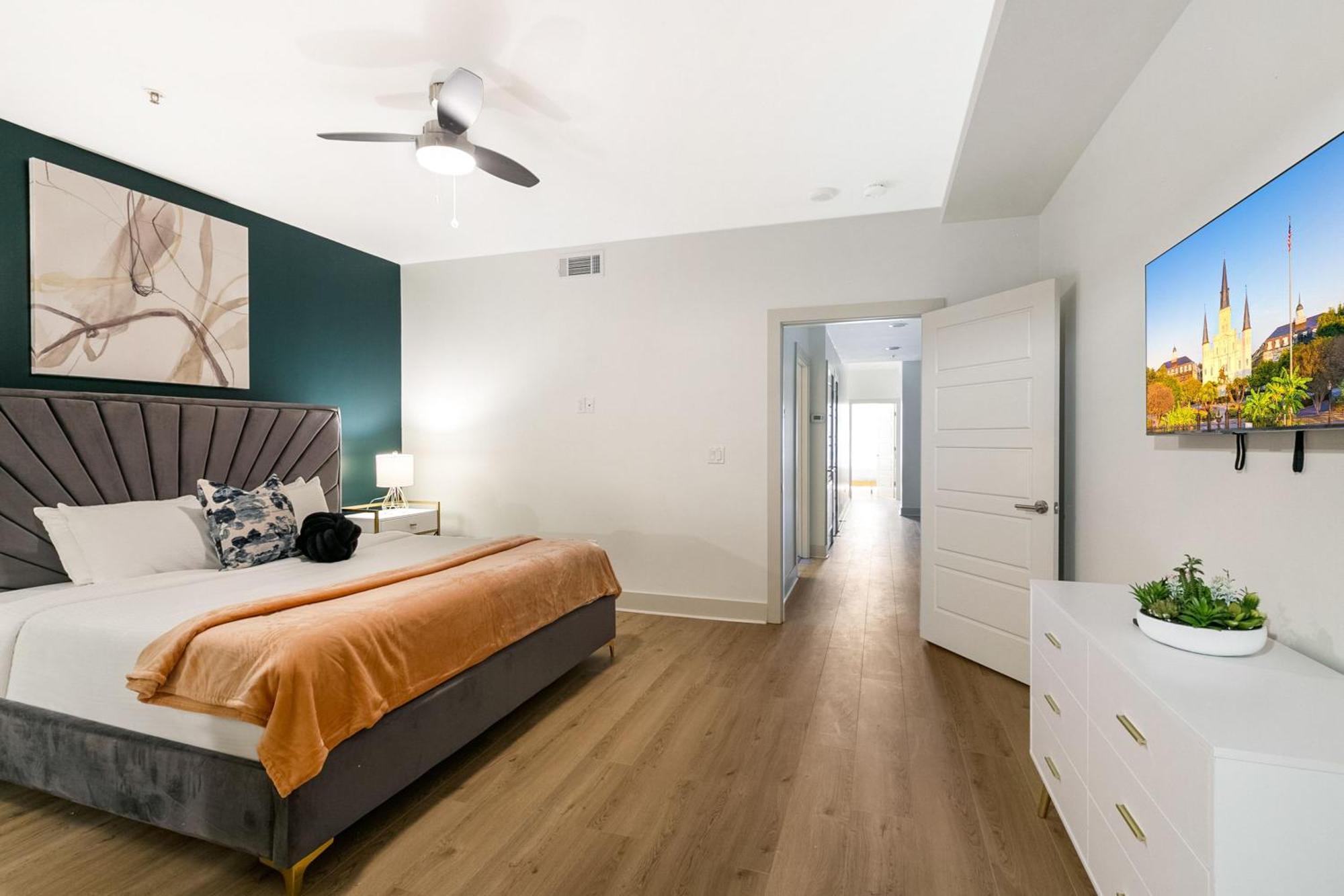 Modern & Fully Furnished In The Heart Of The New Orleans