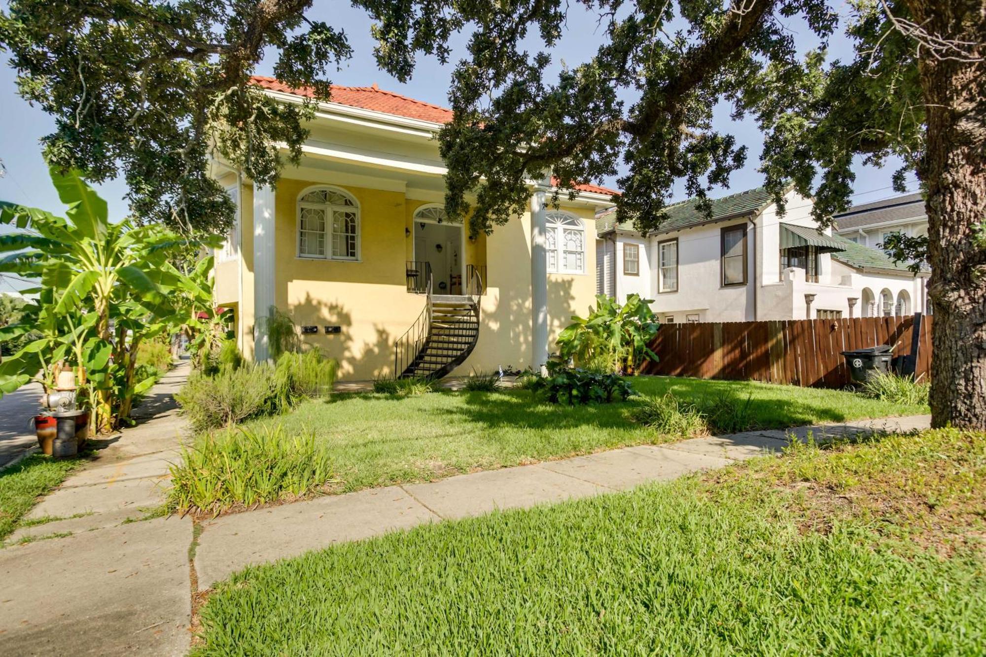 Great - 4 Miles From Downtown! Apartment