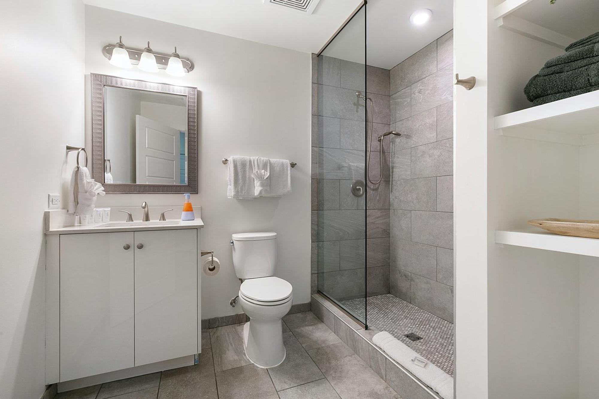 Chic 4br In California Building