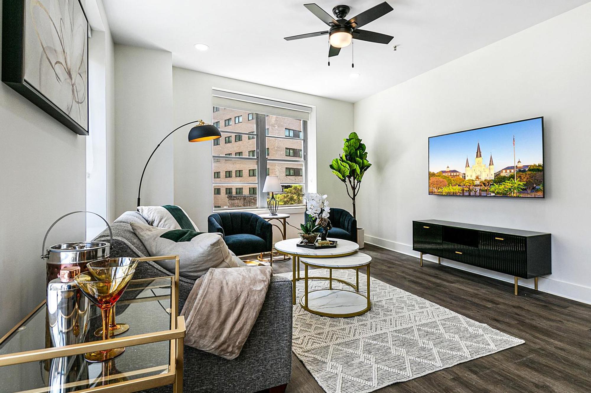 Chic 4br In California Building Apartment New Orleans