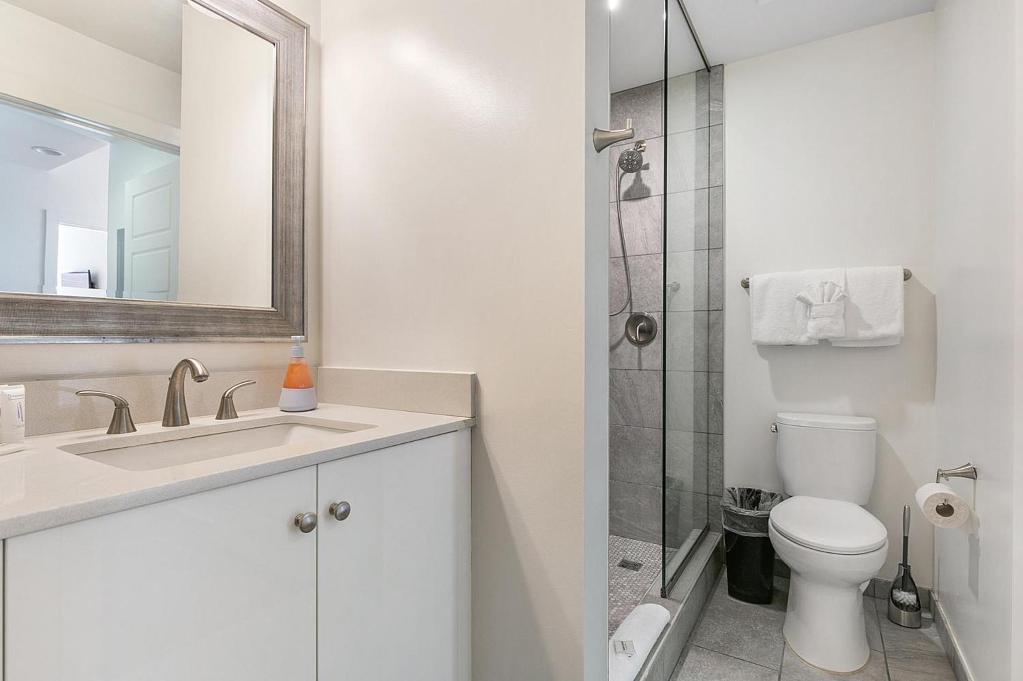Chic 4br In California Building New Orleans