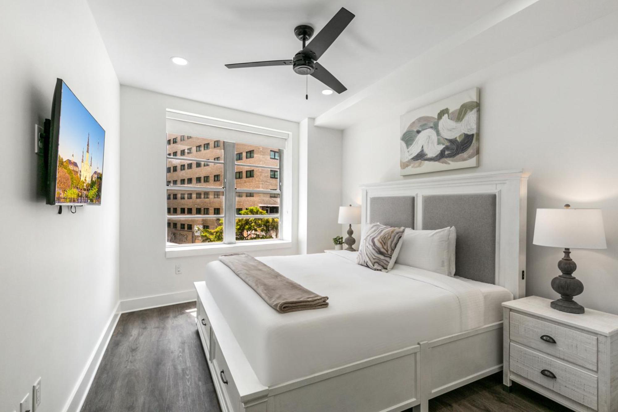 Chic 4br In California Building Apartment *