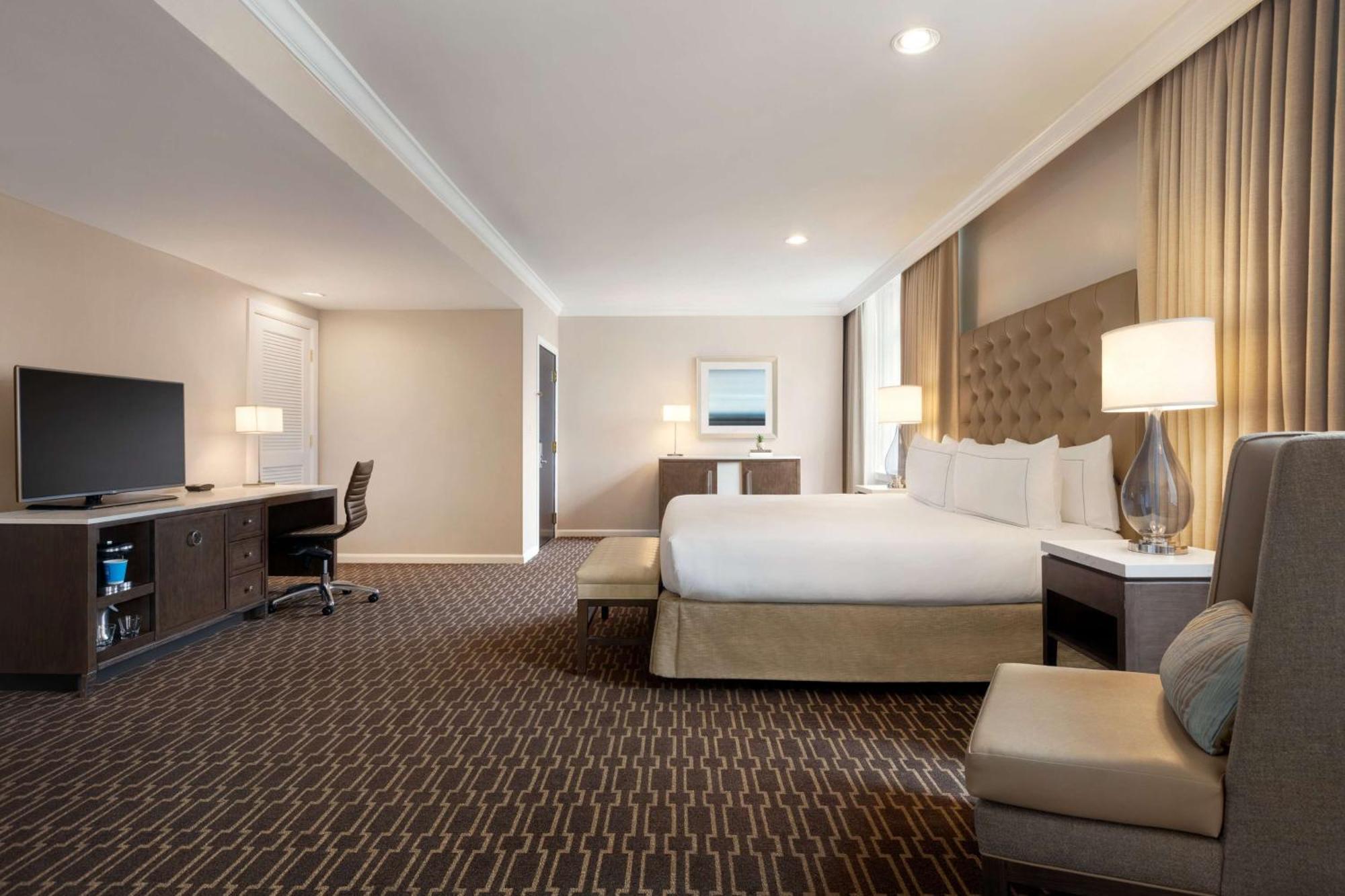 Hotel Hilton / St. Charles Avenue 4*