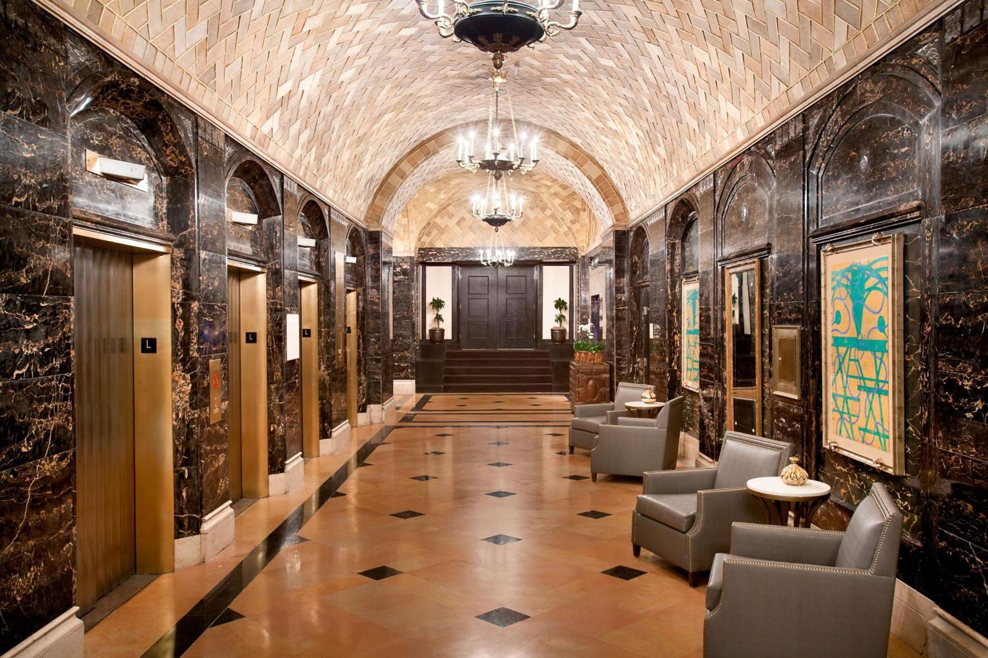Hilton / St. Charles Avenue Hotel