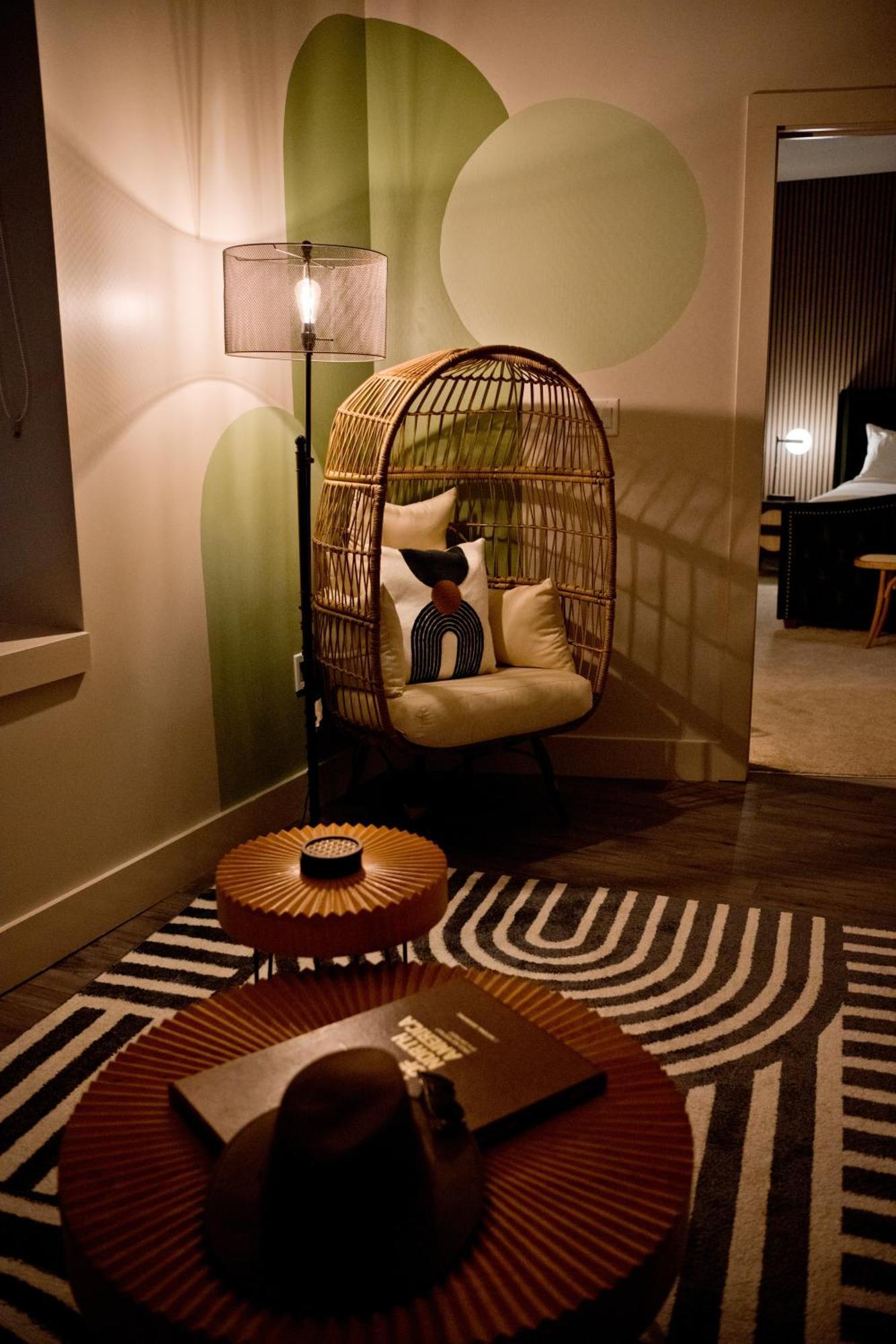 Apartment Luxury 2-bedroom Steps Away From The French Quarter *