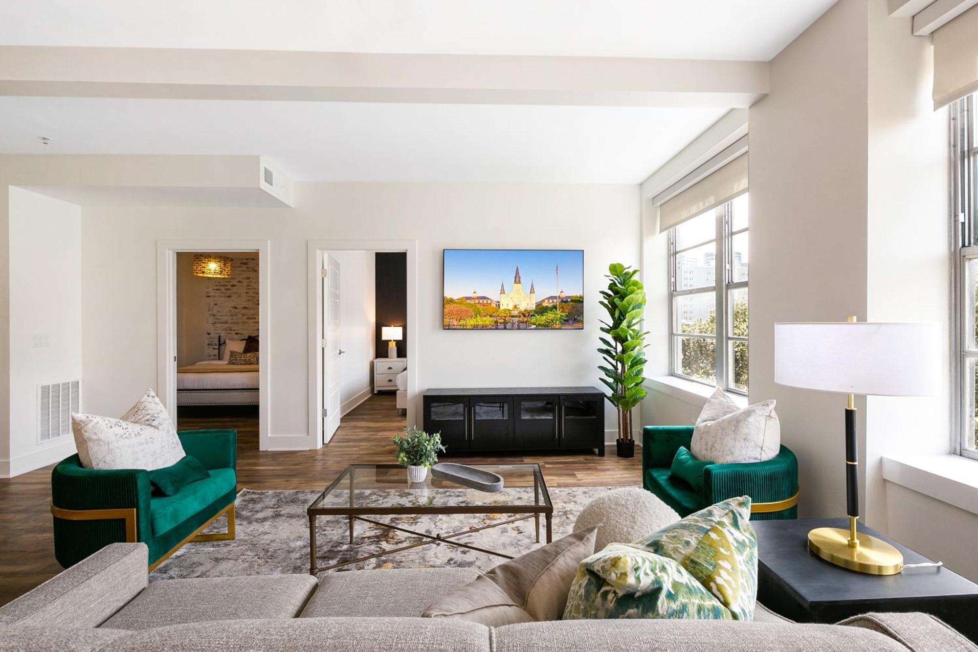 Modern & Fully Furnished In The Heart Of The Apartment New Orleans