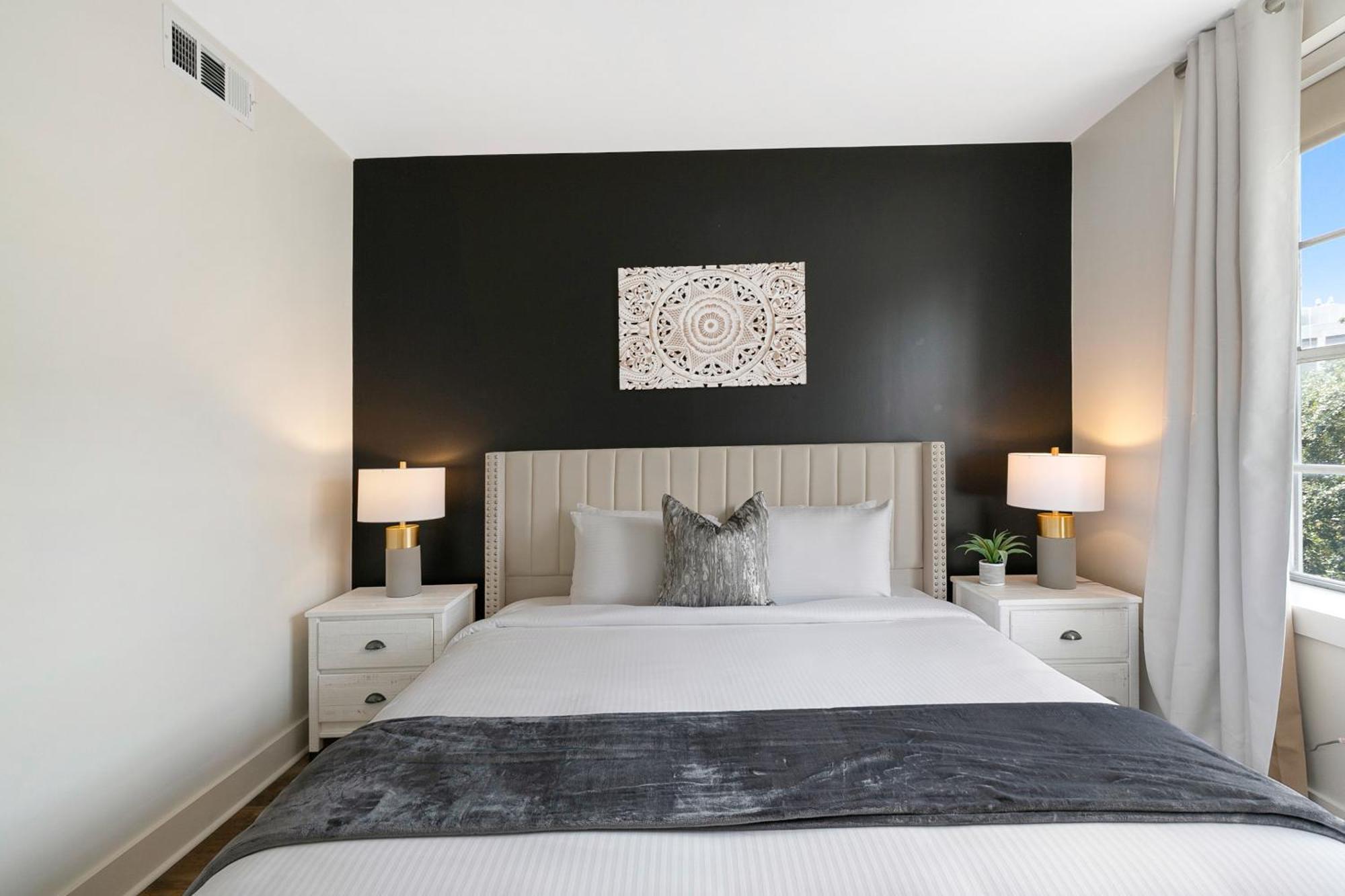Apartment Modern & Fully Furnished In The Heart Of The *