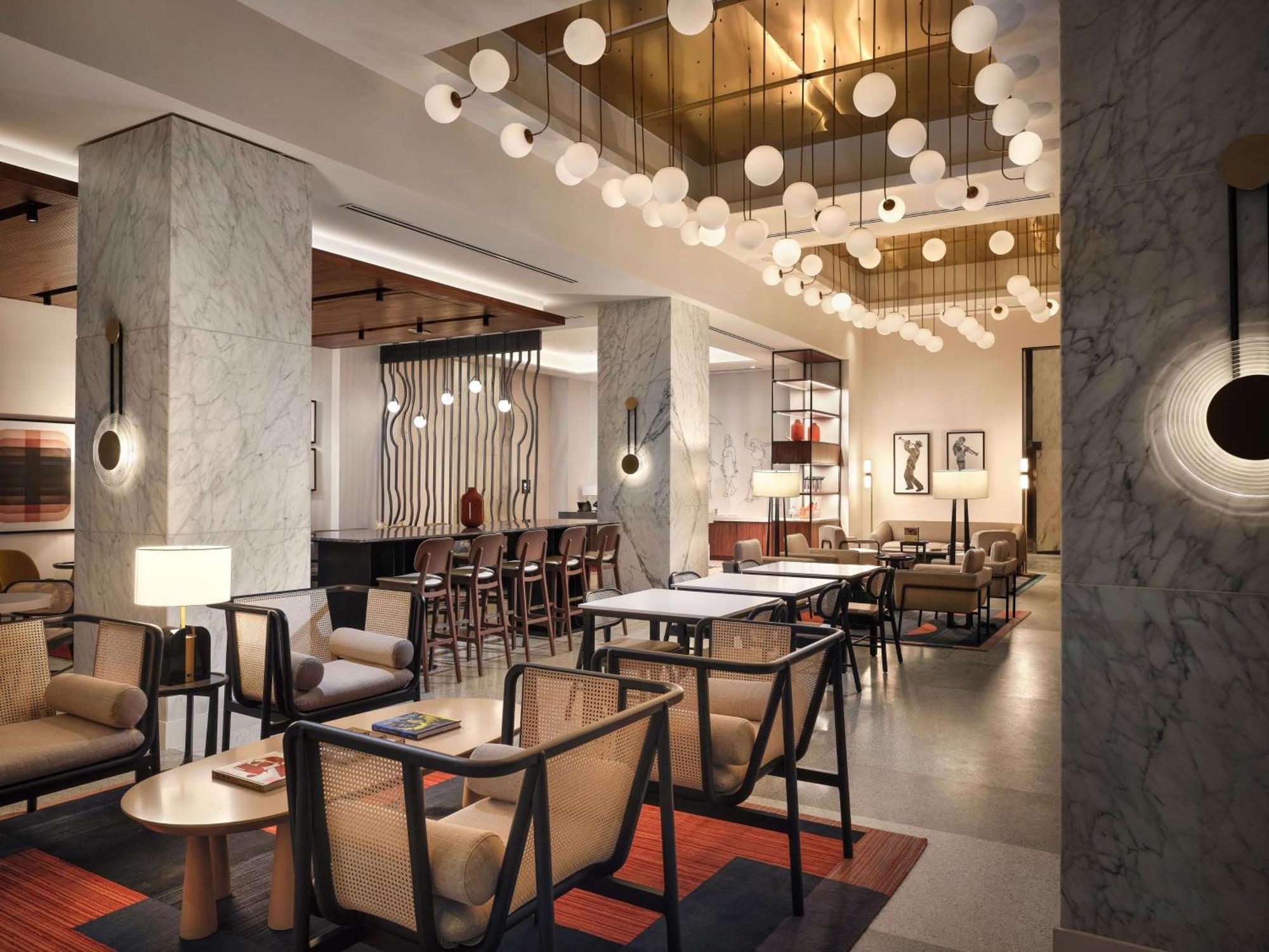 Canopy By Hilton Downtown 4*