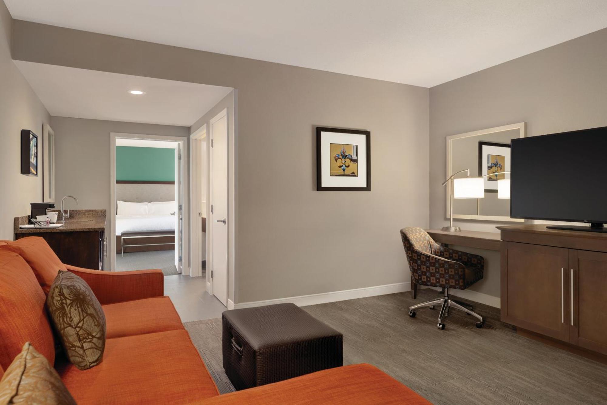 Hampton And Convention Center Hotel 3*