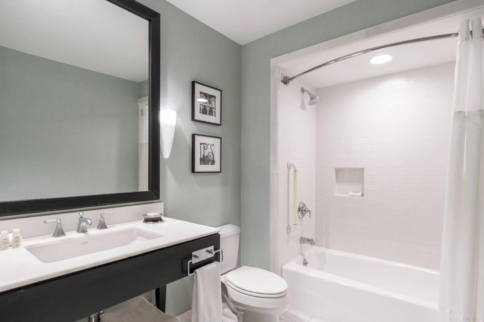 Renaissance Pere Marquette French Quarter Area Hotel