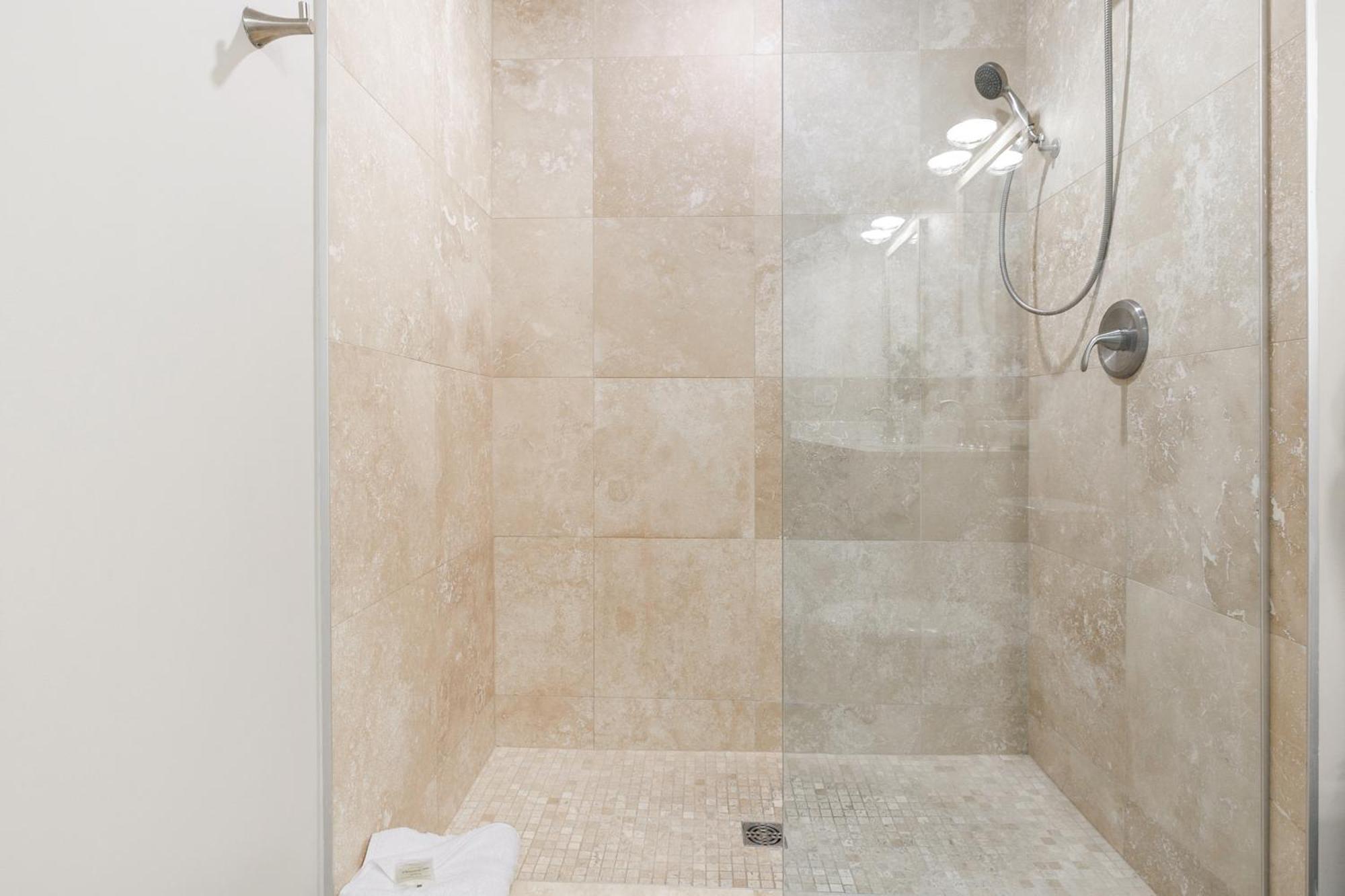 Spacious 4b Oasis Steps From French Quarter - Your Nola Dream Awaits! *